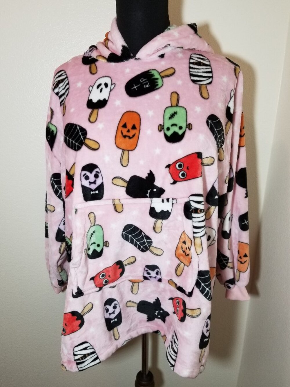 Throwzy X Marlo Lorenz Pink Hooded Pancho Halloween Junior 1 Size Comfy Soft NWT